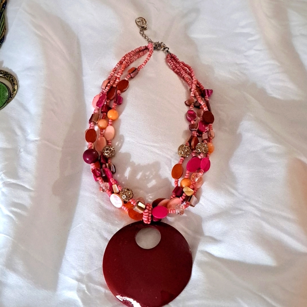 El gorgeous glass vintage necklace